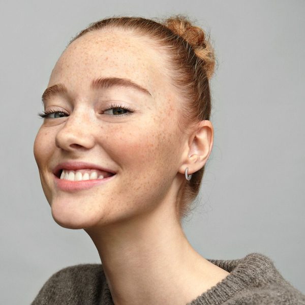 Alternative view of Orecchini  Pandora a cerchio cuorI e pietre