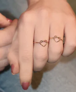 Alternative view of ANELLO FILO D'AMORE NODO CUORE ORO 9KT