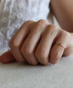 Alternative view of ANELLO FILO D'AMORE NODO ORO 9KT