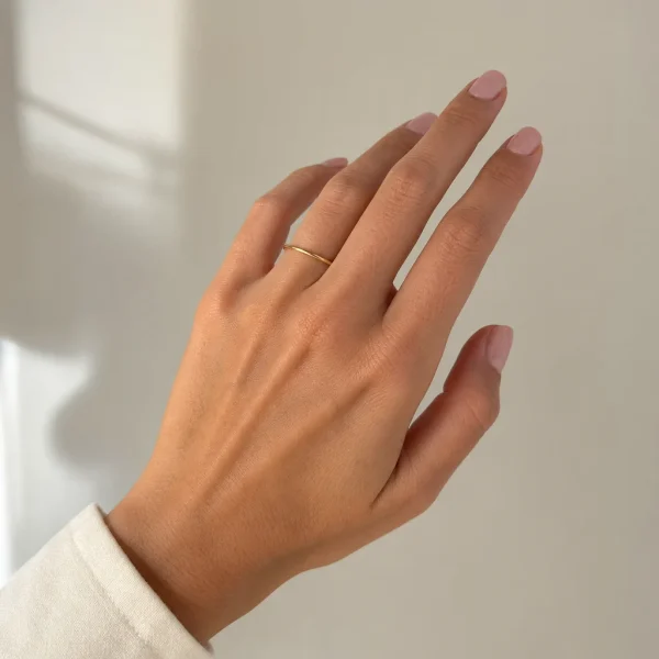 Alternative view of ANELLO FILO D'AMORE CUPIDO IN ORO 9KT
