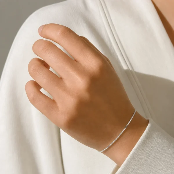 Alternative view of Bracciale Saldato "Continuum"