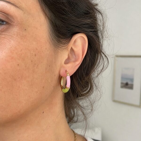 Vista alternativa di Orecchini Cerchio 90's Baby - Oro - Rosa perlato / Lime - Piccolo